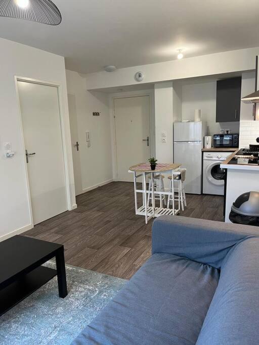 Appartement F2 De Haut Standing En Hypercentre Avec Jardin Prive A 270 M De La Gare De Mantes ! エクステリア 写真