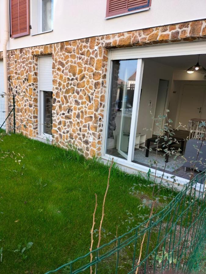 Appartement F2 De Haut Standing En Hypercentre Avec Jardin Prive A 270 M De La Gare De Mantes ! エクステリア 写真