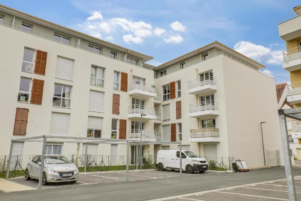 Appartement F2 De Haut Standing En Hypercentre Avec Jardin Prive A 270 M De La Gare De Mantes ! エクステリア 写真